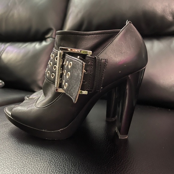 Shoes - Picture 3 of 6